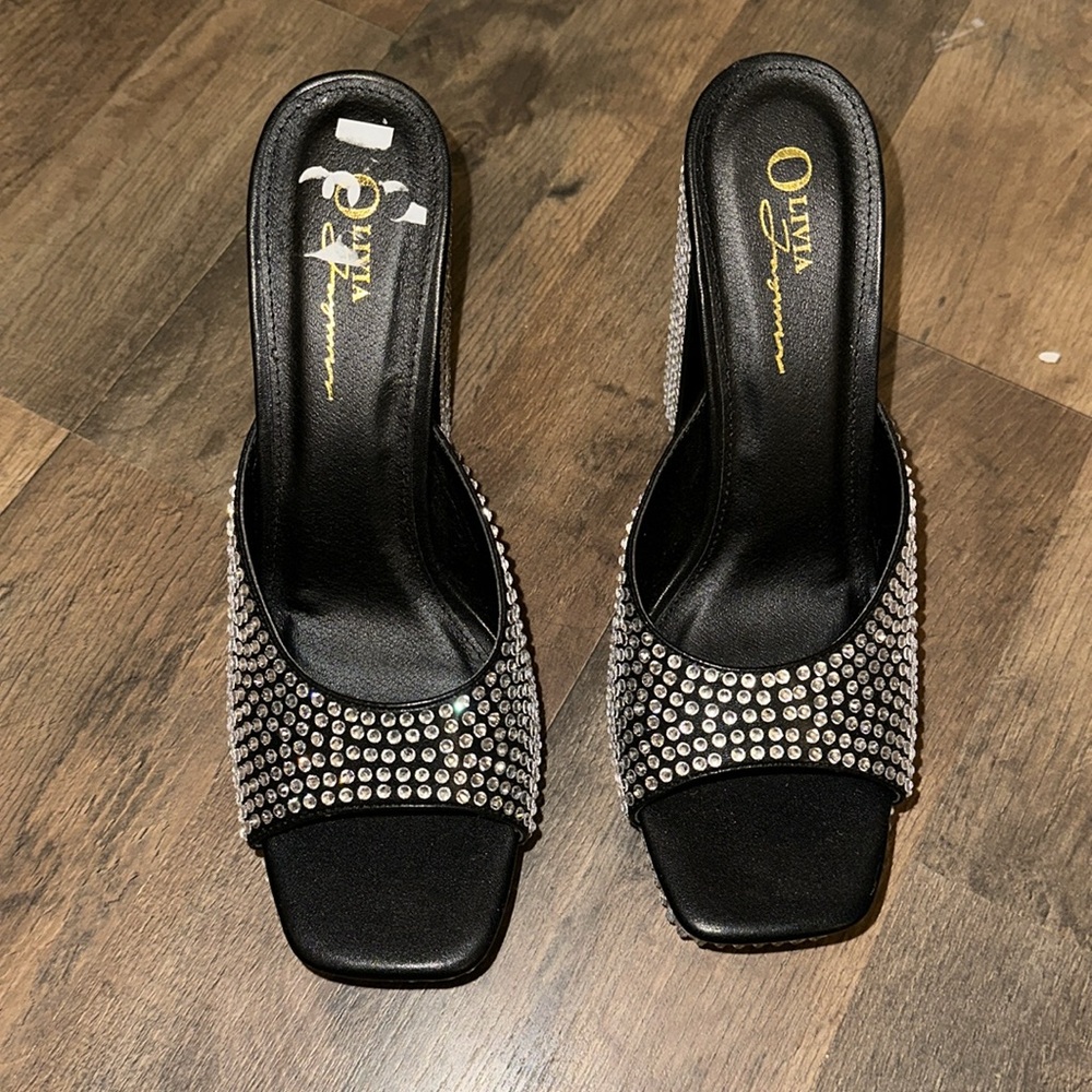Heels - Picture 2 of 4